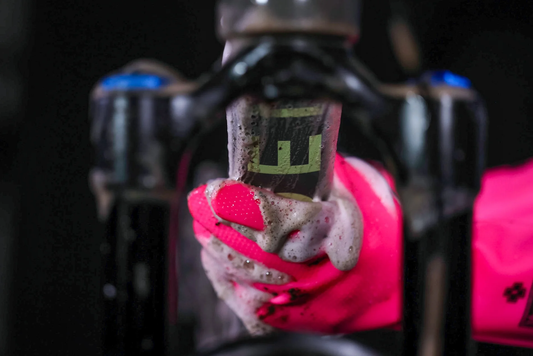 Muc-Off Deep Scrubber Gloves - Medium