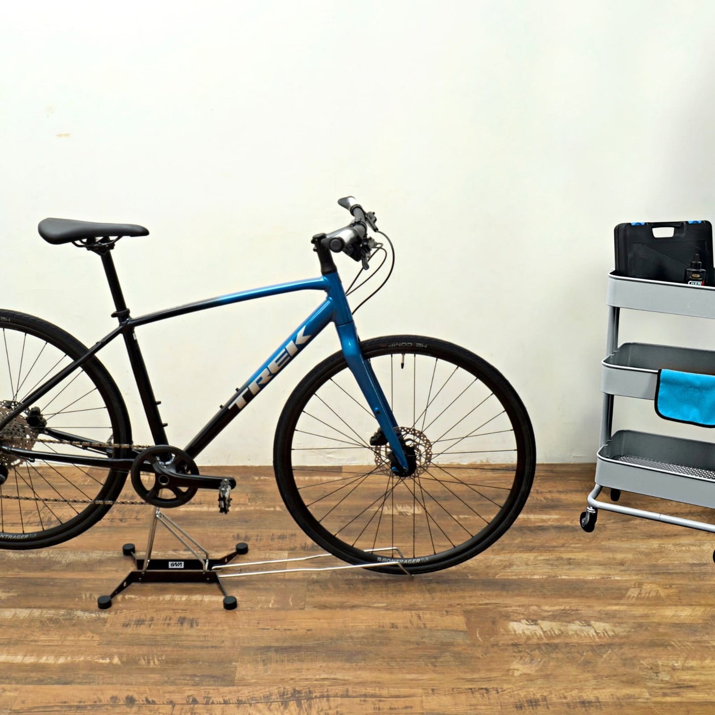 iWA2 PRO maintenance & display bike stand - Black