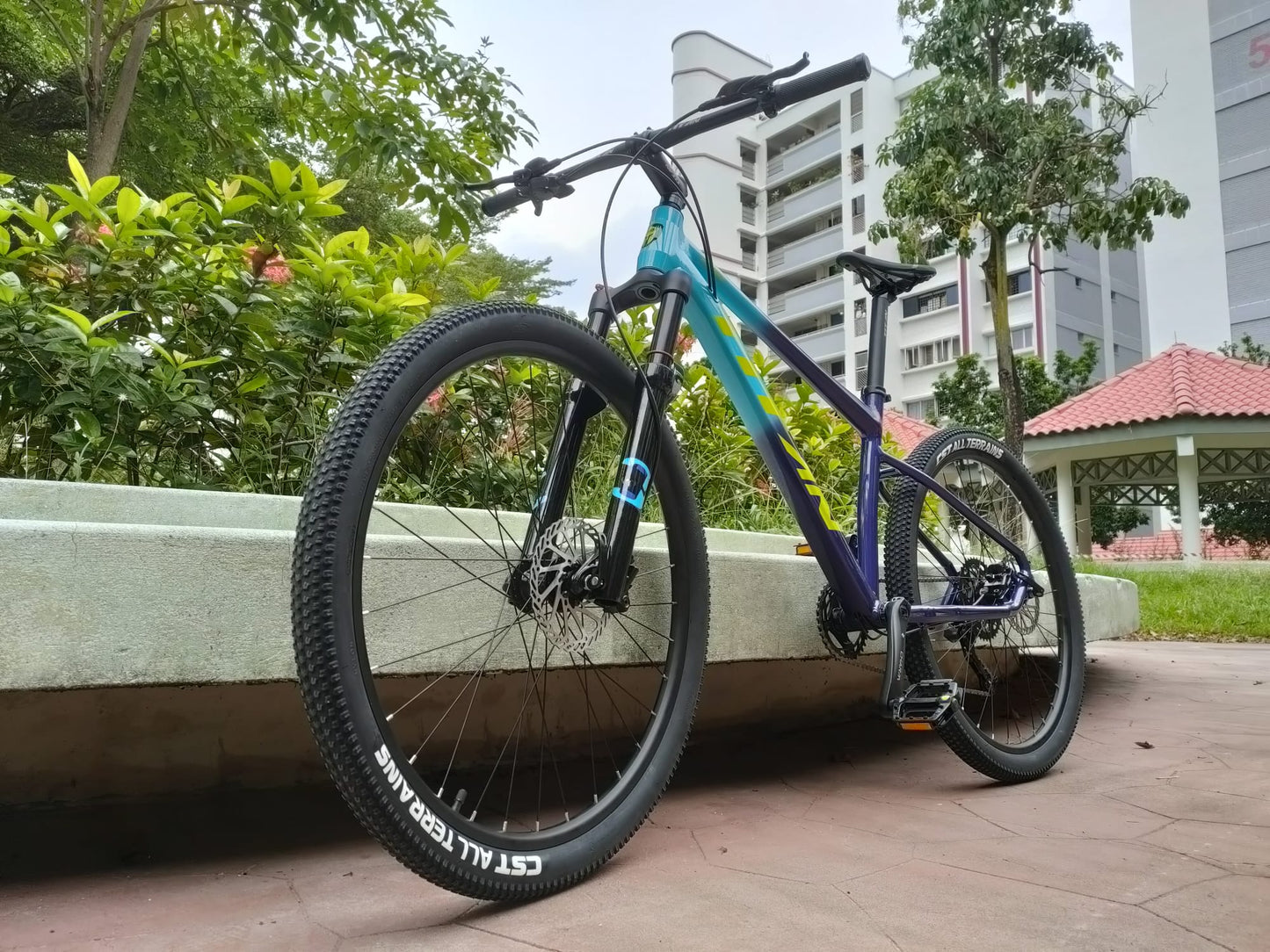 TITAN XC 27.5 MTB - Purple Blue Frame / Yellow Word