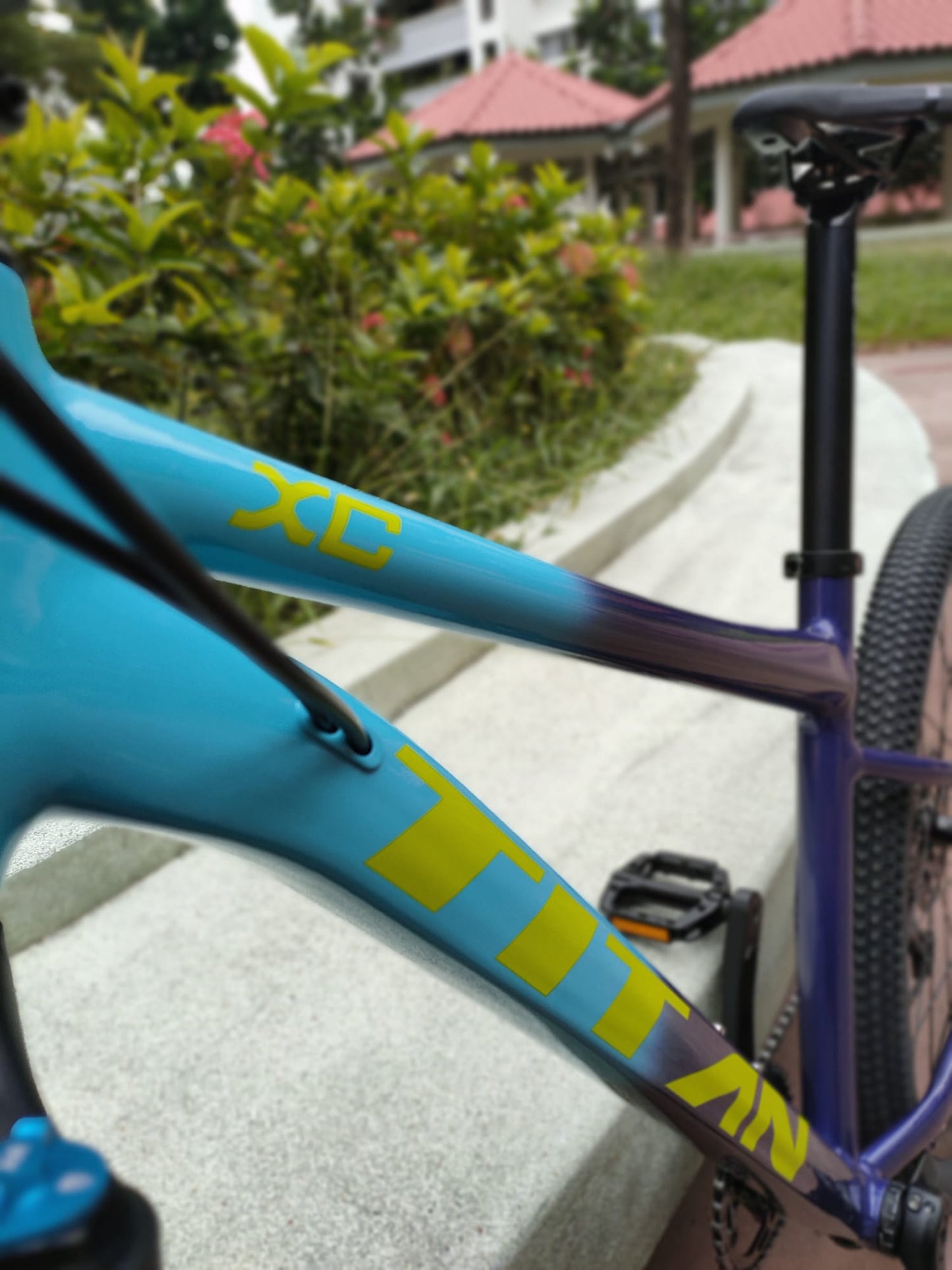 TITAN XC 27.5 MTB - Purple Blue Frame / Yellow Word