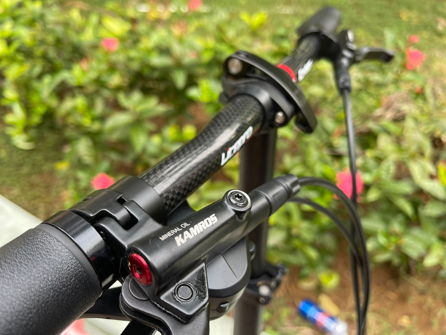 TITAN Vertron with 9 Speed Shimano - Black