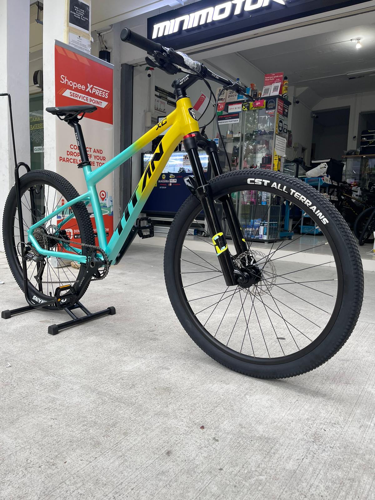 TITAN XC 27.5 MTB - Purple Blue Frame / Yellow Word