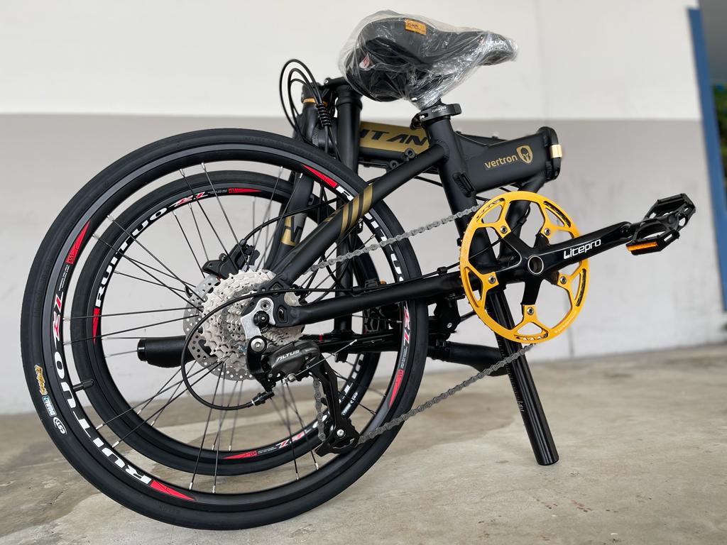 TITAN Vertron with 9 Speed Shimano - Black
