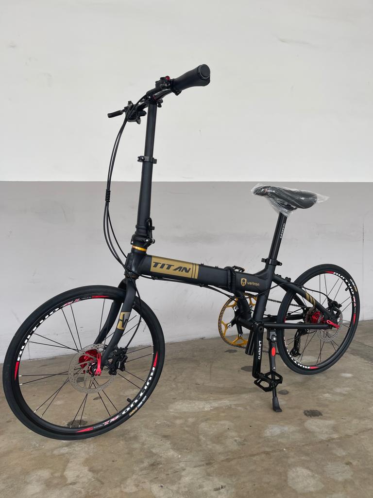 TITAN Vertron with 9 Speed Shimano - Black