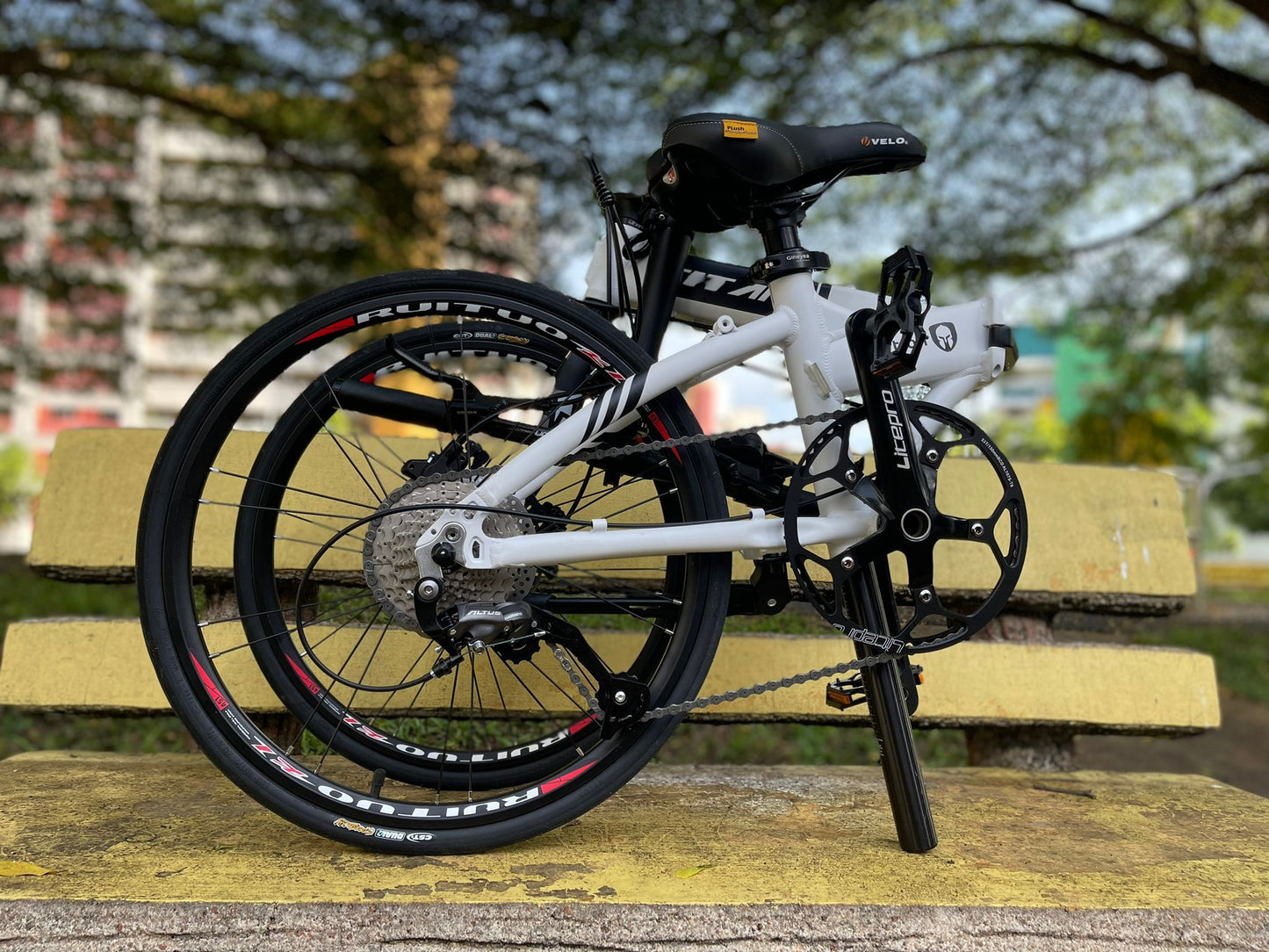 TITAN Vertron with 9 Speed Shimano - White