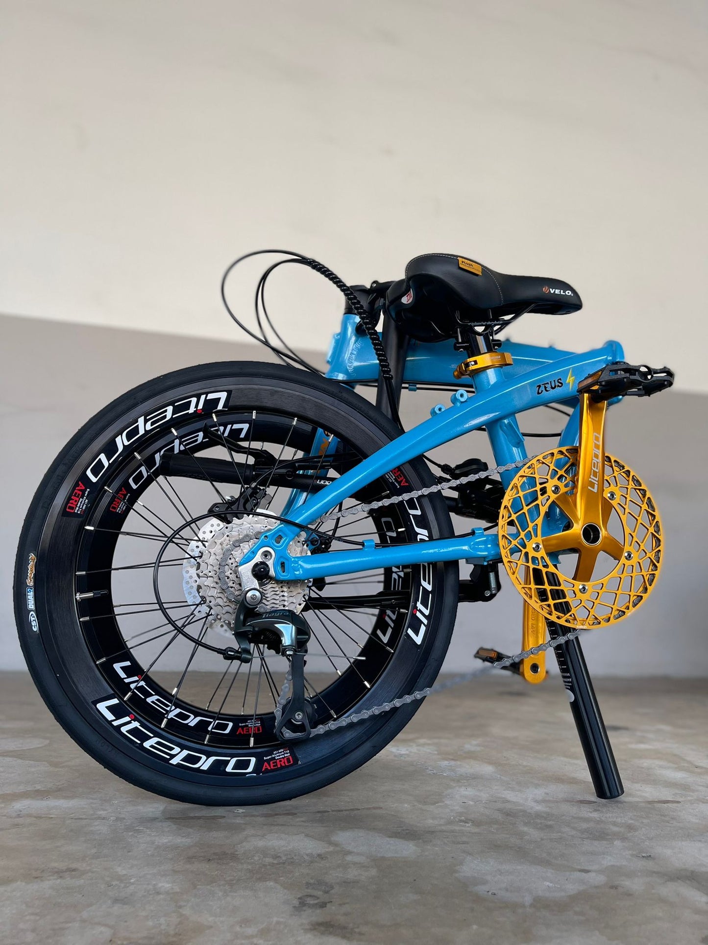 TITAN Zeus with 10 Speed Shimano Tiagra - Sky Blue