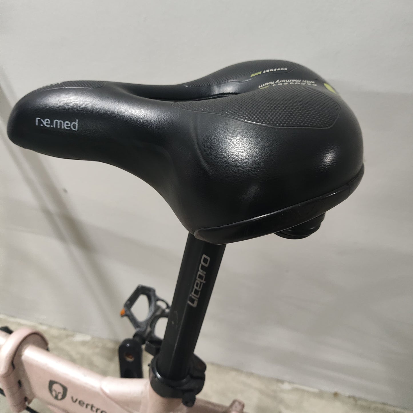 [20] Titan Vertron 9-Speed Foldable Bicycle (Light Pink) [Used]