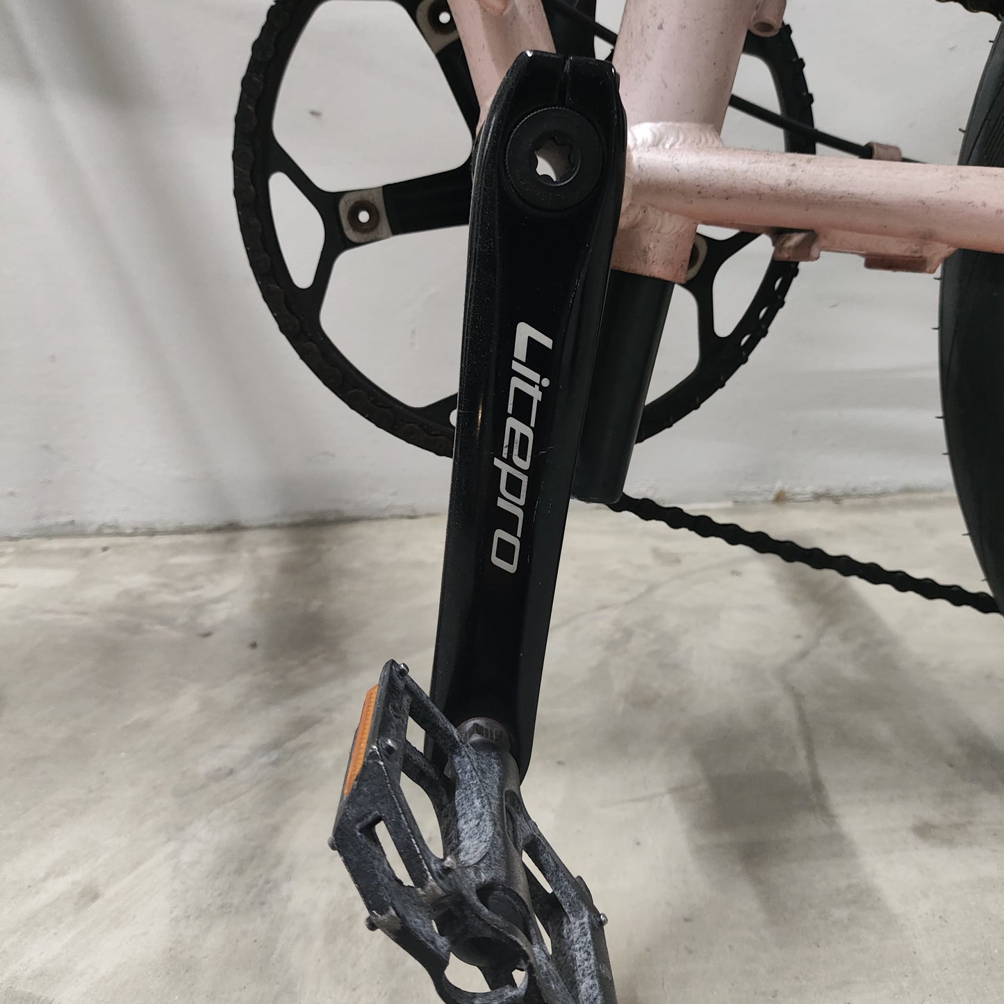 [20] Titan Vertron 9-Speed Foldable Bicycle (Light Pink) [Used]